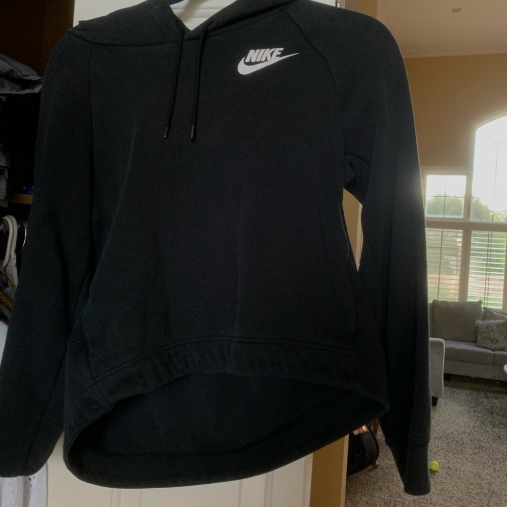 BlackAndWhite Nike Hoodie w/ words
stemming off back : Smoke Free